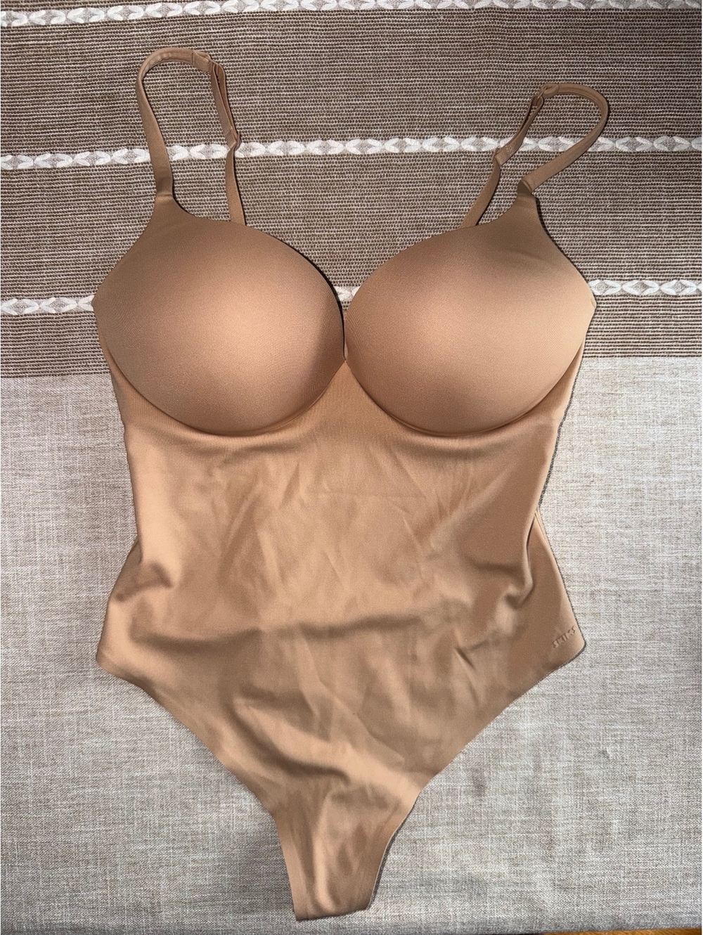 Skims Ultimate Push-Up Thong Bodysuit - Clay, Size Large